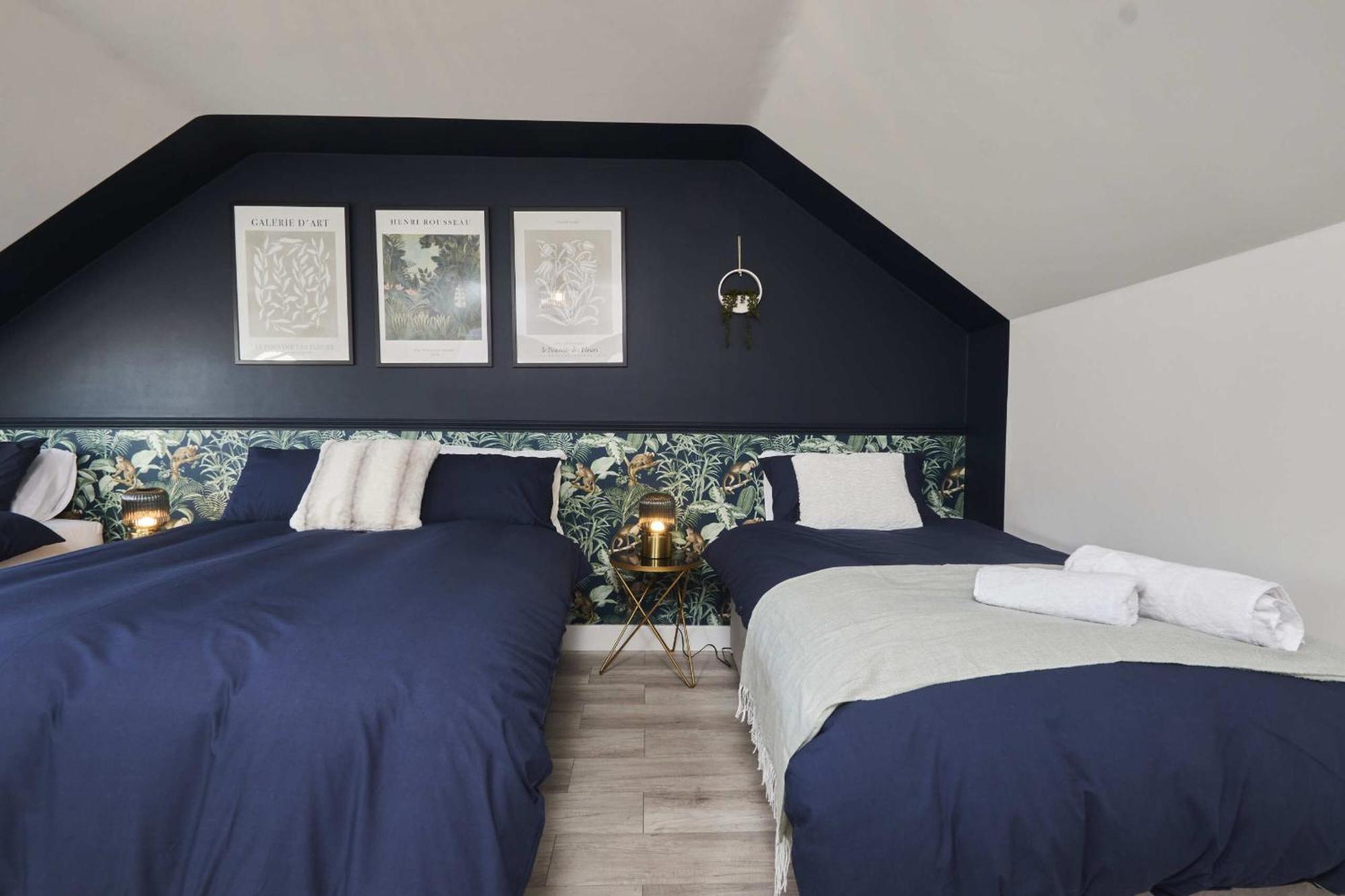 Homebird Property - The Willows Leeds  Room photo